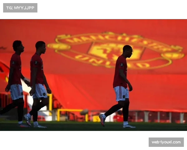 曼联新援三叉戟仅六次同场首发 客场魔咒终在斯坦福桥打破